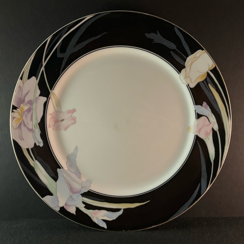 Vintage Mikasa Charisma Black Gold Rim Floral Dinner Replacement Plate 10 5/8"